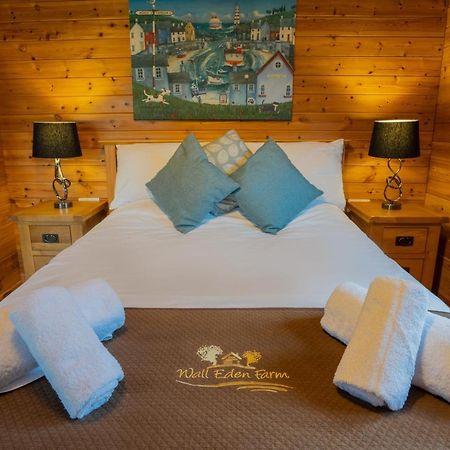 Wall Eden Farm - Luxury Log Cabins And Glamping Хайбридж Екстериор снимка