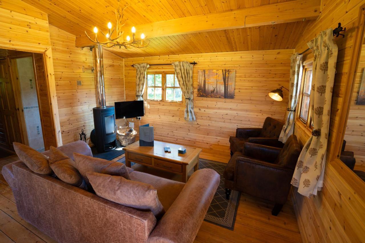 Wall Eden Farm - Luxury Log Cabins And Glamping Хайбридж Екстериор снимка