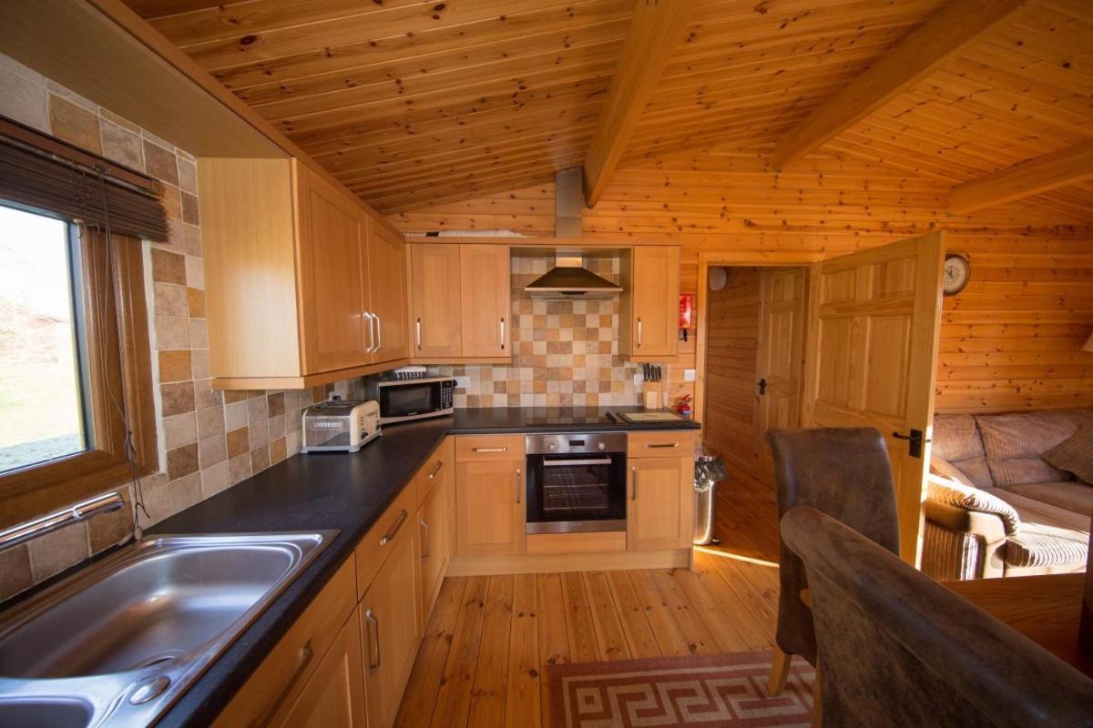 Wall Eden Farm - Luxury Log Cabins And Glamping Хайбридж Екстериор снимка
