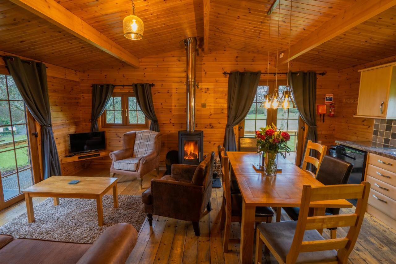 Wall Eden Farm - Luxury Log Cabins And Glamping Хайбридж Екстериор снимка