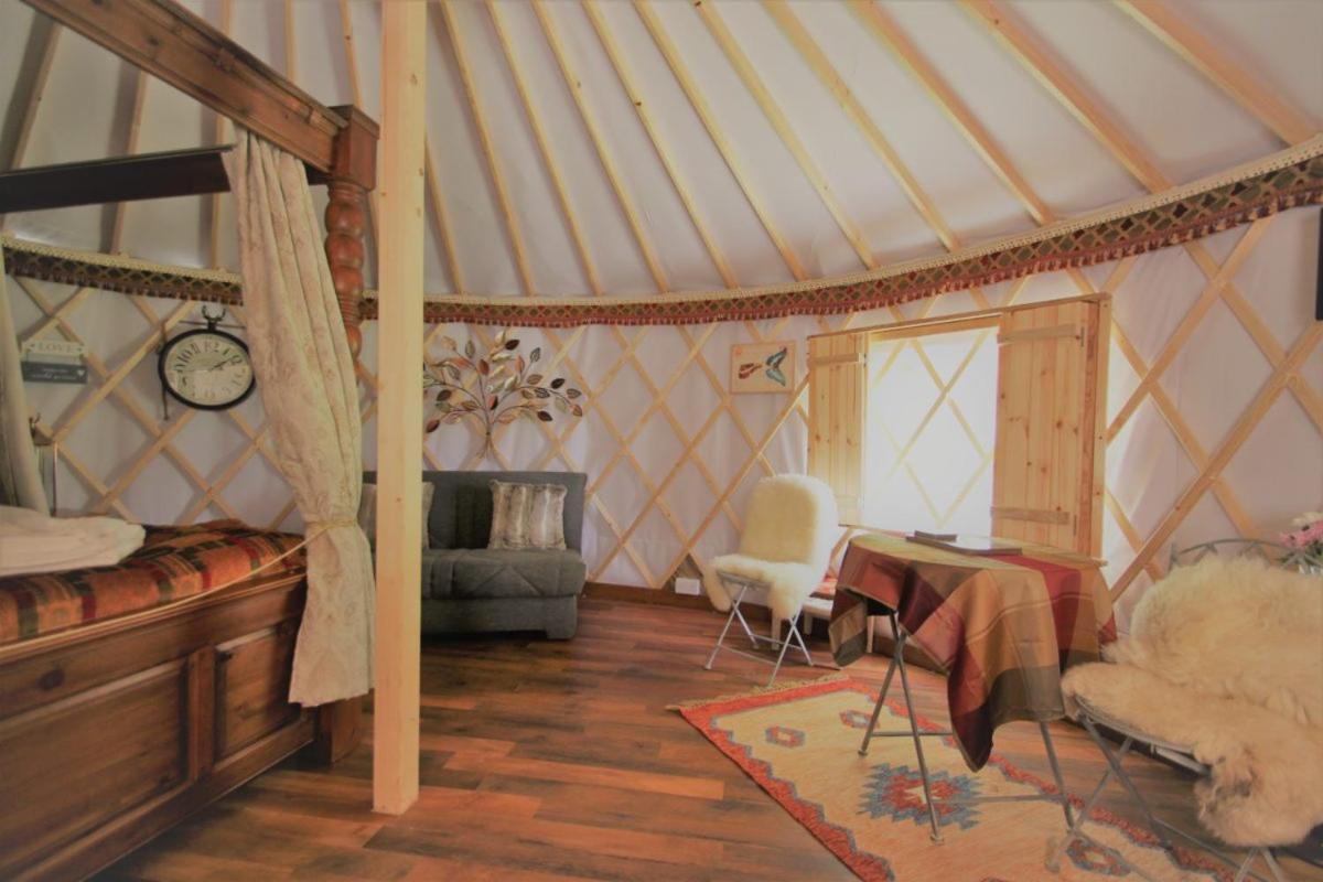 Wall Eden Farm - Luxury Log Cabins And Glamping Хайбридж Екстериор снимка